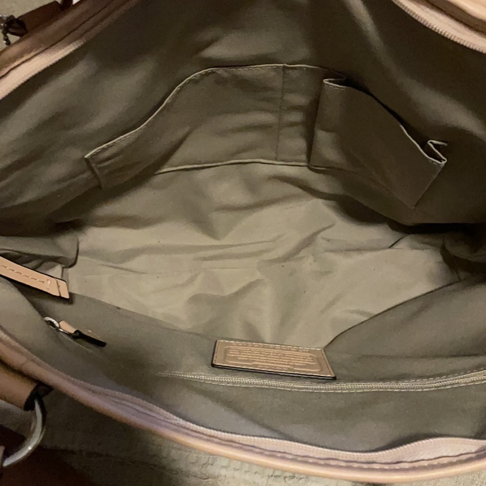 Coach chocolate patent leather handbag - Picture 6 of 6